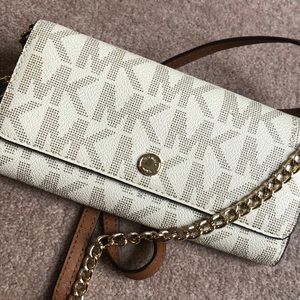 Michael Kors Crossbody Clutch